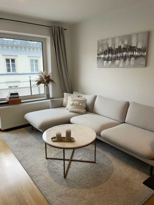 Befristet 01.12.-31.01.: Möblierte 2,5-Zimmer-Wohnung mit Balkon am Gärtnerplatz