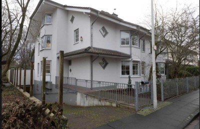 Wunderschöne Etagenwohnung im Herzen von Endenich mit Blick ins Grüne