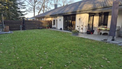 hochwertige Bungalow-Doppelhaushälfte zu vermieten