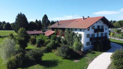Siegsdorf/Scharam Nähe Maria Eck - Renov.bedürftiges Bauernanwesen mit Stall & Tenne, 2.500 m² Grund