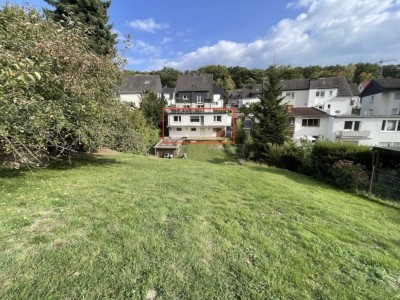 Arnsberg-Neheim: Eigentumswohnung/Haushälfte mit ca. 100 m² Wfl. und riesigem Garten am Totenberg