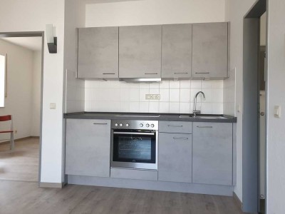 Euskirchen Südstadt: 2-Raum-Wohnung mit geh. Innenausstattung, Balkon und EBK