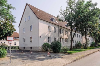 4-Zimmer-Wohnung mit separatem Gäste-WC // EG links