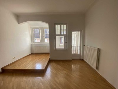Westerberg, helle 2,5 Zimmer Altbau-Wohnung mit Einbauküche
