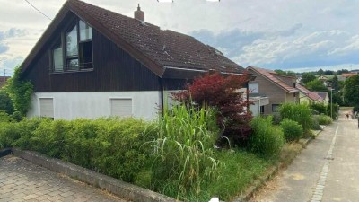 Schön gelegenes EFH mit 7 Zimmern, Garten & Garage in Blaustein (Weidach)