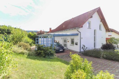 Am Teichberg: hochwertiges Einfamilienhaus mit Wintergarten, Carport & neuer Heizung in Georgenthal