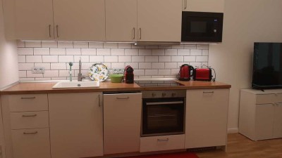 Erstbezug nach Sanierung: Charmante 2-Zi-Wohnung im EG in Berlin Tiergarten