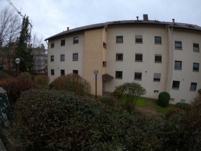 Gepflegte Wohnung mit dreieinhalb Zimmern sowie Balkon und EBK in Weinsberg
