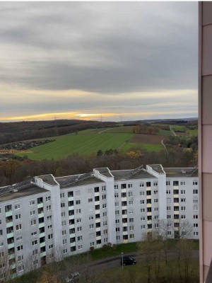 Geschmackvolle, gepflegte 4-Raum-Wohnung mit Balkon und Einbauküche in Nürtingen