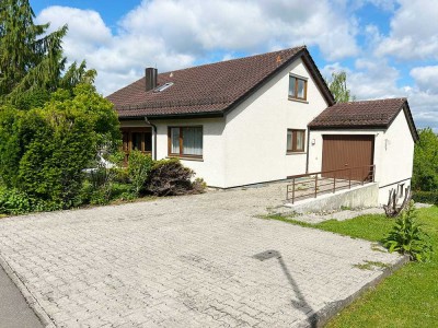 "Erfüllen Sie sich den Wohntraum in Grafenau" - Freistehendes 1-2 Familienhaus mit großem Garten