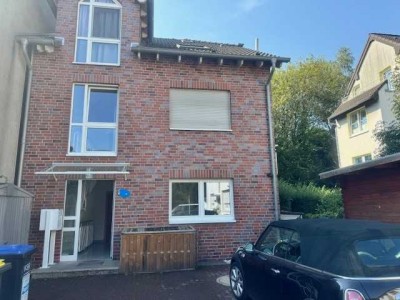 Recklinghausen-Nordviertel, moderne helle Erdgeschosswohnung mit eigenen Garten und Stellplatz