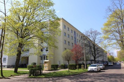 NACHMIETERSUCHE - 3 Zimmer mit Balkon