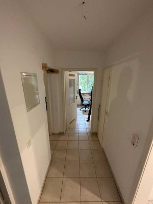 Geschmackvolle Wohnung mit zwei Zimmern sowie Balkon und Einbauküche in Heidelberg