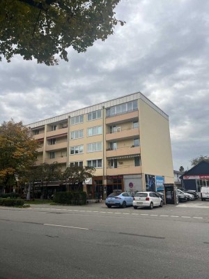 Attraktive und gut geschnittene 3-Zimmer-Wohnung mit Balkon in München-Milbertshofen