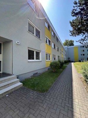 Erstbezug nach Sanierung mit Balkon: Exklusive 3-Raum-EG-Wohnung in Bayreuth