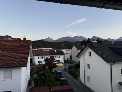 Neuwertige 2-Zimmer Dachgeschosswohnung mit Balkon in Füssen