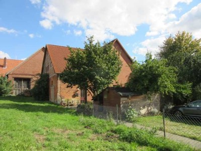 Gepflegte, individuelle 2-Zimmer-ETW in Dreifamilienhaus mit Stellplatz (Barsinghausen-Stemmen)