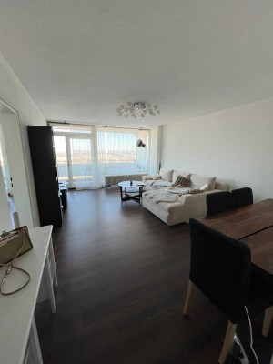 Lichtdurchflutete 63.9m² 2-Zimmer Wohnung mit Panoramablick in Bornheim - inkl. Stellplatz & Balkon!