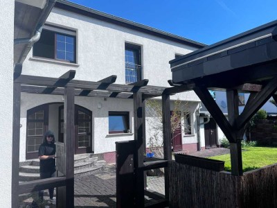 Großzügige Doppelhaushälfte mit viel Platz für die ganze Familie