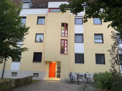 Stilvolle 3-Raum-Wohnung mit Balkon in Augsburg