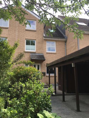 5-Zimmer-Reihenhaus mit Vollkeller und gehobener Innenausstattung in Ahrensburg