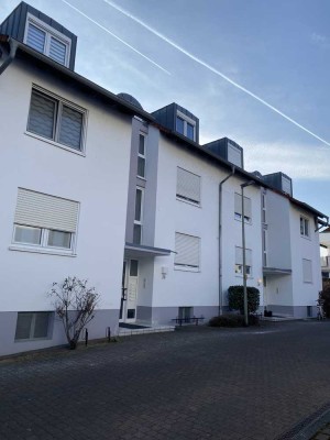 Schöne 2-Zimmer Wohnung mit Balkon und EBK in Großkrotzenburg