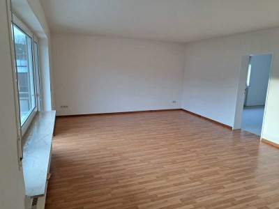 Schöne und helle Wohnung mit Balkon!