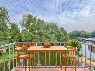 Wohnen mit exklusivem Wasserzugang – komplett modernisierte Maisonette am Ufer der Havel