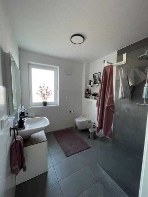 Schöne 3-Raum-Wohnung mit gehobener Innenausstattung mit Balkon in Erftstadt