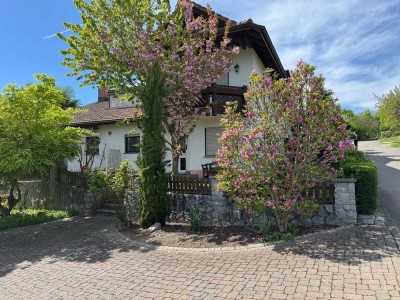 Einfamilienhaus mit Einliegerwohnung in traumhafter Lage