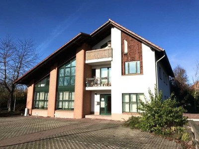 Schöne helle, zentral und ruhig gelegene 3R 80m² auf Wunsch mit Garten, Bahn 23min, bis L-Hbf