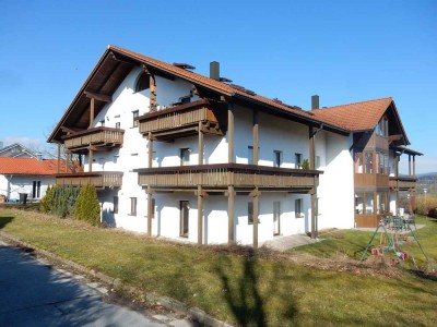 Drei-Zimmer-Wohnung mit Sonnenterrasse in Regen