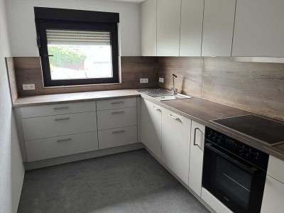Kernsanierte 3-Zimmer-Wohnung mit gehobener Innenausstattung und Einbauküche in Großbettlingen