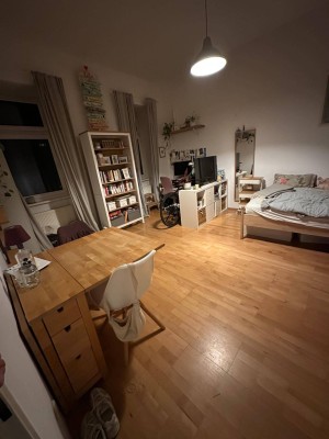 BITTE KEINE ANFRAGEN MEHRGemütliche 1 Zimmer Wohnung im Karmeliterviertel