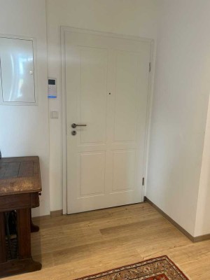 Helle, modernisierte, gehobene 3-Zi-Wohn./KDB in ruhiger Lage in RE-Ost mit Balkon, vollklimatisiert