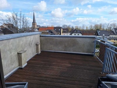 Über den Dächern von Rheinberg: 2 Zimmer Altbauwohnung mit toller Dachterrasse