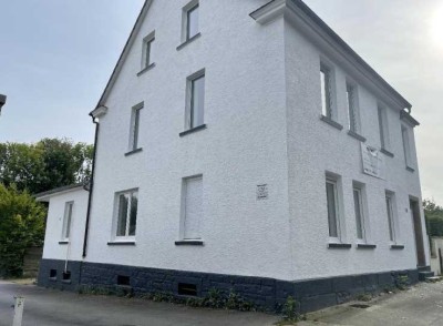 Sanierte 4-Raum-DG-Wohnung in Hagen