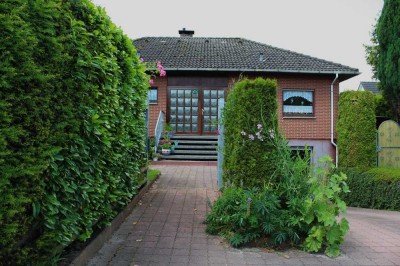 Angekommen in Kayhude ! Freistehender Bungalow mit herrlichem Grundstück