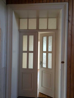 Lichtdurchflutete, moderne und zentrale Altbauwohnung mit Küche