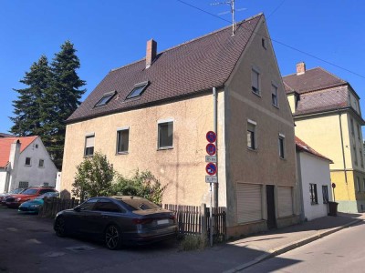 Leerstehendes 3-Parteienhaus in Augsburg – Jetzt Potenzial entwickeln!