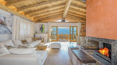 Einmalige Lage: Luxus-Chalet auf 1.010 Meter / Ski-in und Ski-out / Wellness / 37.152 m2 Grund / Blick auf Kitzbühel