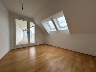 Stylische 2-Zimmer-Dachgeschosswohnung mit großzügiger 44 m² Terrasse - Nahe Bahnhof Floridsdorf