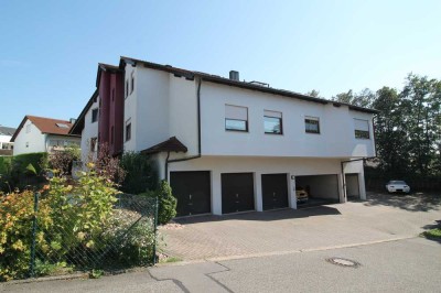 *** Bezugsfrei - 3,5 Zimmer mit Balkon und Garage ***