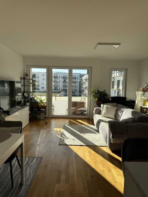 Neuwertige Wohnung mit drei Zimmern sowie Balkon und Einbauküche in Langen
