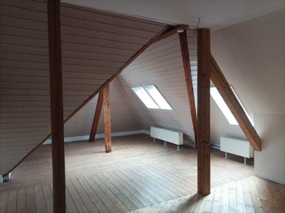 Schöne, helle 4-Zimmer Dachgeschosswohnung in Kassel-Bad Wilhelmshöhe