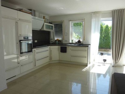 Moderne Terrassenwohnung in sehr ruhiger Lage