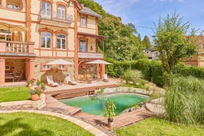 Gründerzeitvilla auf parkähnlichem Grundstück mit Schwimmteich