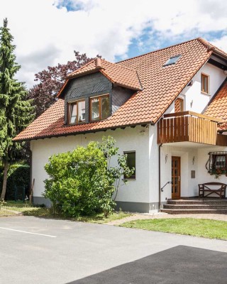Lichtdurchflutete Doppelhaushälfte mit viel Platz in Oberursel-Weißkirchen von privat