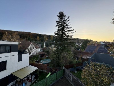 Villa mit hochwertigster Ausstattung, großzügigem Garten, großer Terrasse und spektakulärer Dachterrasse!