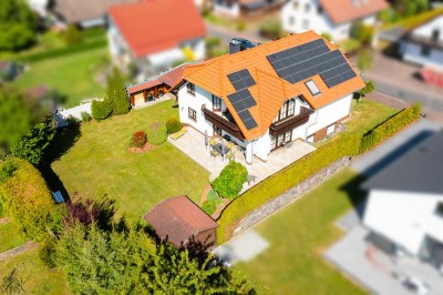 Luxuriöses 1-2 Familienhaus in Wartenberg/Angersbach: Eleganz, Moderne und Naturidylle vereint.